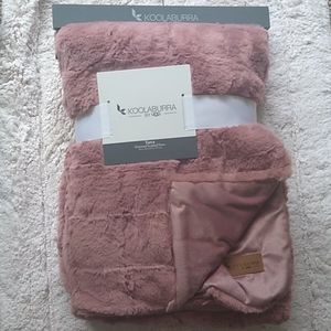 koolaburra by ugg tuva throw
